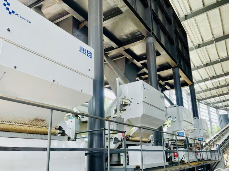 104919_132628_gsdt.jpg 104919_132628_gsdt.jpg