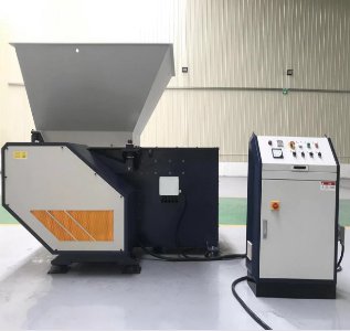 S700单轴撕碎机的图片