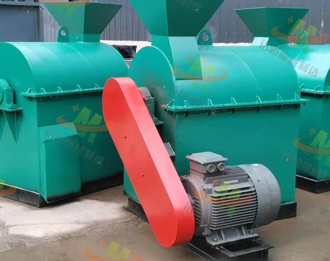 鸡粪药渣卧式粉碎机的图片