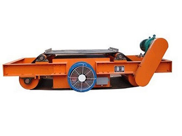 1117234430_763323.jpg RCDC型风冷自卸式电磁除铁?jpg