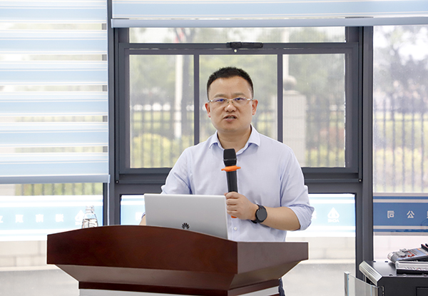 顶立科技副总经理胡祥龙.JPG 顶立科技副总经理胡祥龙.JPG