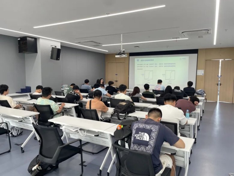 082934_640539_gsdt.jpg 082934_640539_gsdt.jpg