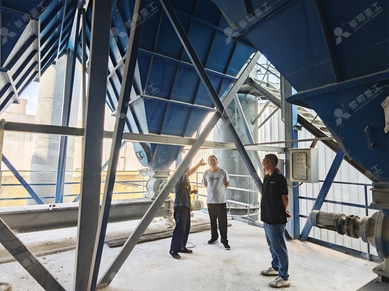 101011_025048_gsdt.jpg 101011_025048_gsdt.jpg