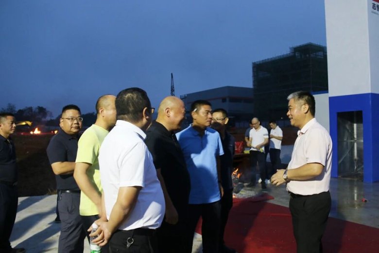 081303_594814_gsdt.jpg 081303_594814_gsdt.jpg