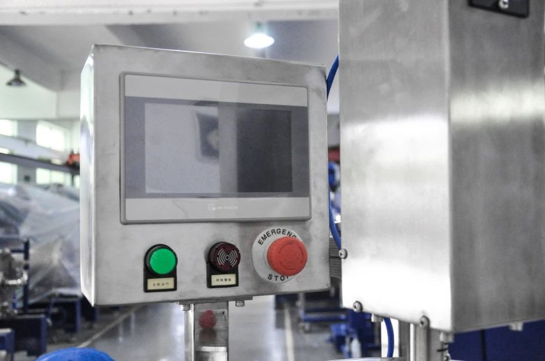 081854_051202_gsdt.jpg 081854_051202_gsdt.jpg