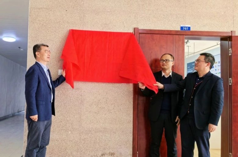 095221_665769_gsdt.jpg 095221_665769_gsdt.jpg