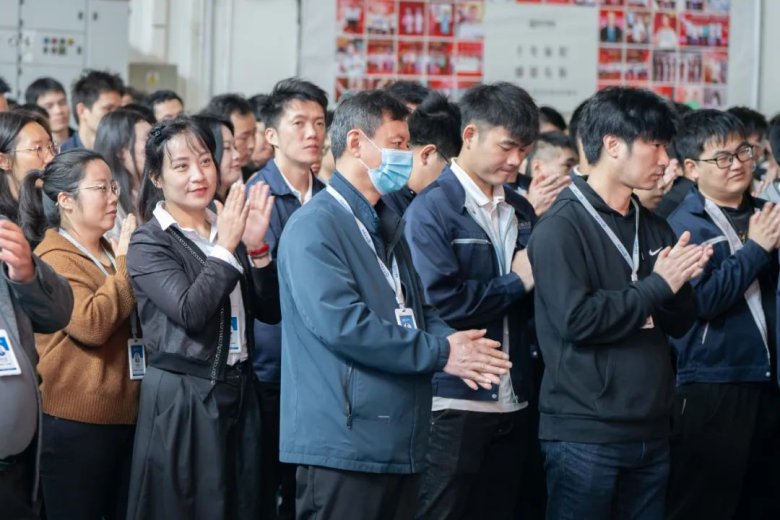 083357_200683_gsdt.jpg 083357_200683_gsdt.jpg