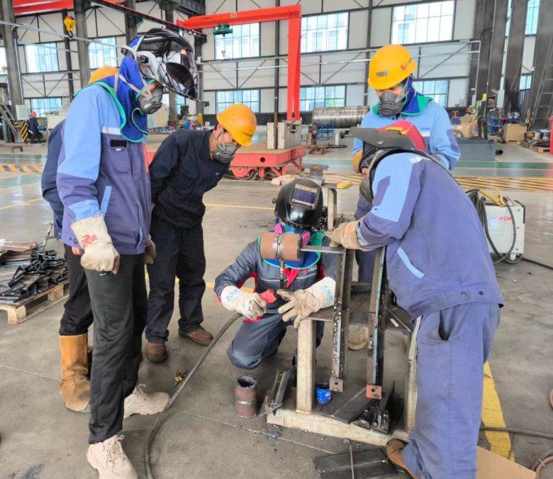 140555_843152_gsdt.jpg 140555_843152_gsdt.jpg