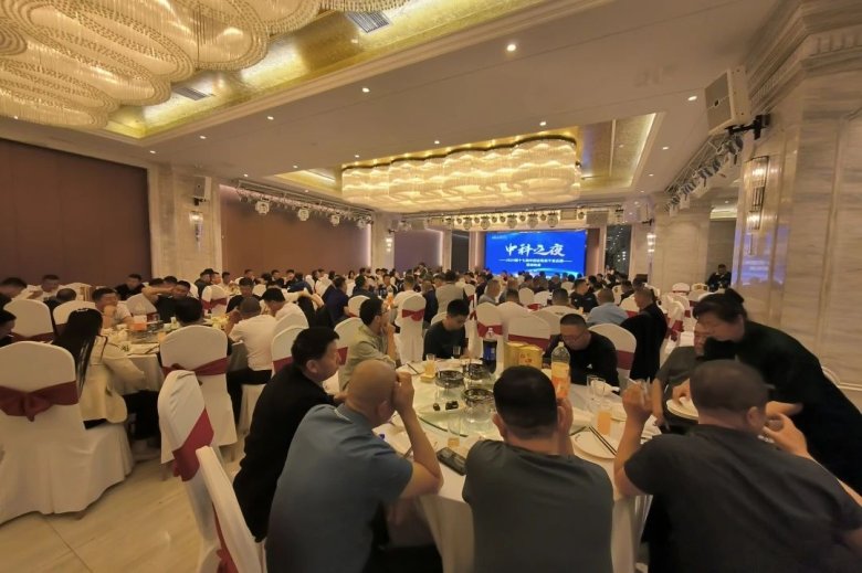 084300_983845_gsdt.jpg 084300_983845_gsdt.jpg