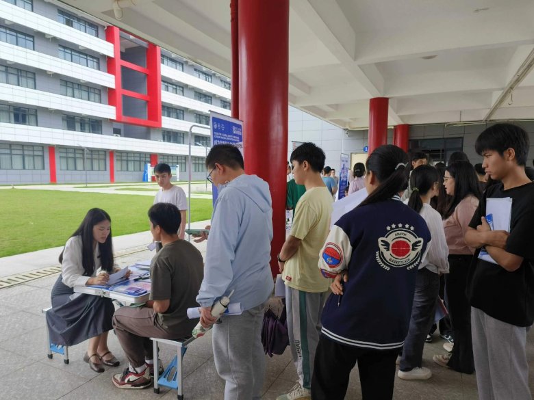 171625_697352_gsdt.jpg 171625_697352_gsdt.jpg