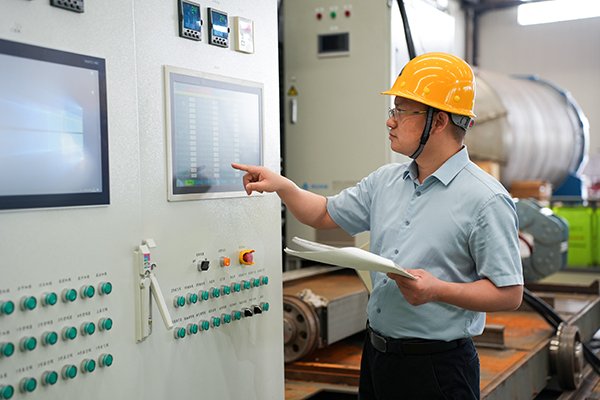 082036_711219_gsdt.jpg 顶立科技胡祥龙博士荣获“长沙市科技劳模”荣誉称 (3).jpg