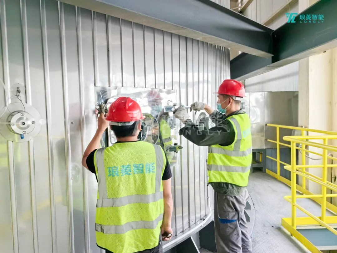 喷雾干燥安装现场.jpg 喷雾干燥安装现场.jpg