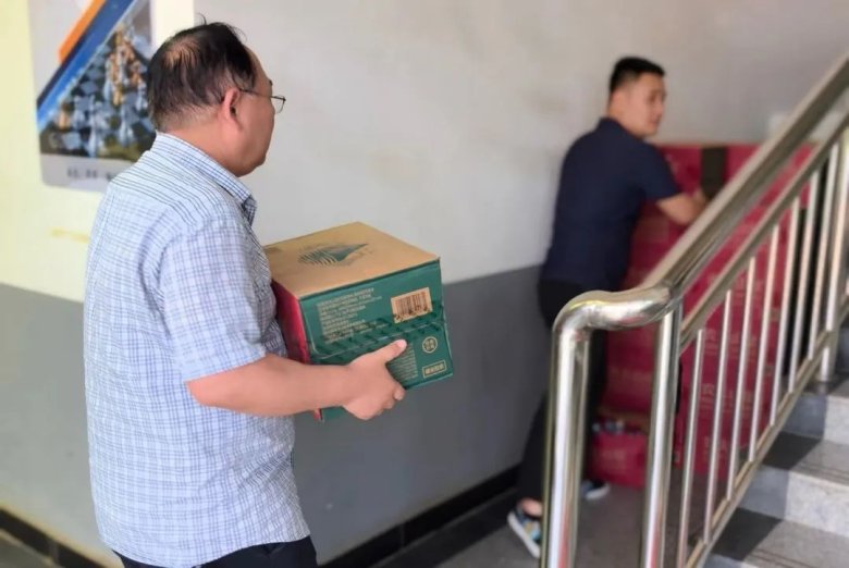 112103_714883_gsdt.jpg 112103_714883_gsdt.jpg