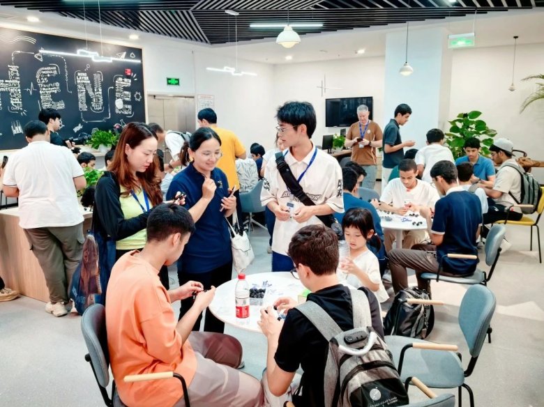 082200_507501_gsdt.jpg 082200_507501_gsdt.jpg