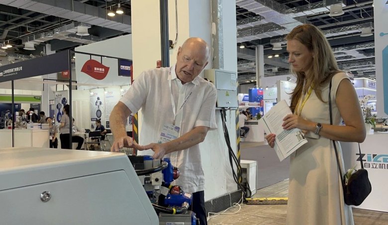 103312_174249_gsdt.jpg 103312_174249_gsdt.jpg