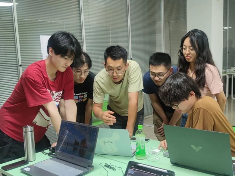 143407_698805_gsdt.jpg 143407_698805_gsdt.jpg