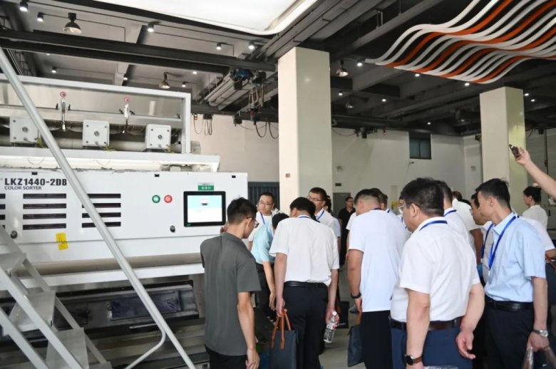 082531_966511_gsdt.jpg 082531_966511_gsdt.jpg