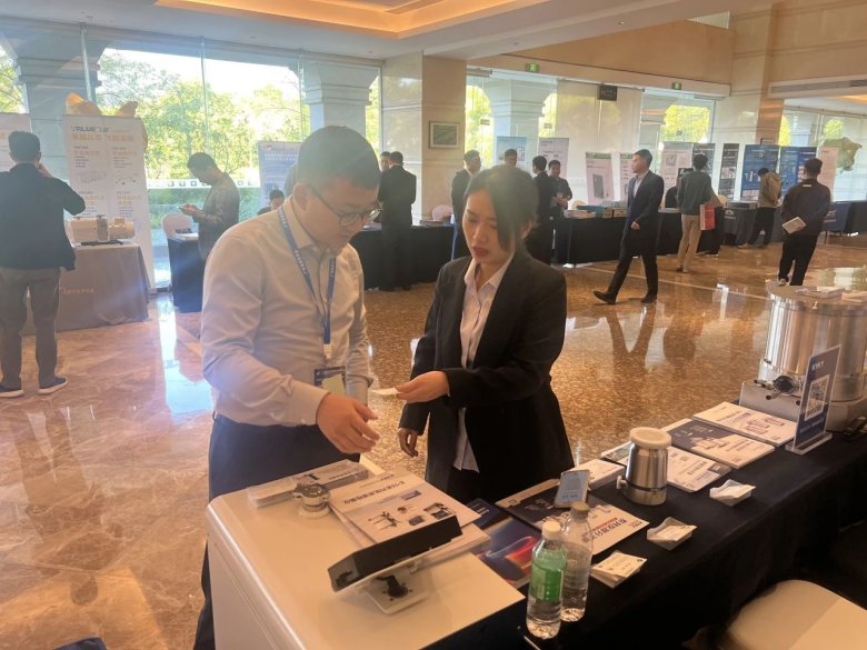 082454_438425_gsdt.jpg 082454_438425_gsdt.jpg