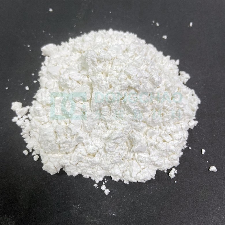 六方氮化?/></p><p>由于六方氮化硼的结构特点，使其具有很多优异的特性、/p><p>物理性质：高导热性、高耐热性、润滑性、摩擦系数低、热膨胀系数低、介电性质优异、可加工性强等、/p><p>化学性质：抗氧化性强、抗腐蚀性强、化学性质稳定、/p><p><br/></p><p>1. 高耐热性，能?000℃的高温，直?000℃时才升华，直接分解为B和N：/p><p>2. 高导热性，氮化硼具有良好导热性，是众多导热填料中导热高的材料之一，六方氮化硼导热系数?6.94?米•度、/p><p>3. 抗热震性能良好?000℃投入水中未见裂纹；</p><p>4. 电阻高，电绝缘性能好；</p><p>5. 表面光滑，无气孔，与大多数半导体熔体不湿润，与大多数熔融金属、半导体及其化合物不反应；六方氮化硼微溶于热酸，不溶于冷水、/p><p>6. 优异的介电性能，高温绝缘性很好，电阻率在25℃时?04ΩNaN，在2000℃时?04ΩNaN，六方氮化硼不含离子，是共价化合物，不能像石墨那样导电。石墨可以导电，因为它使用sp2混合模式和一个自由电子，六方氮化硼采用SP3杂化模式，不含自由电子，不是离子导体、/p><p>7、良好的高温稳定性，在处于氧化氛围中，抗氧化温度可达?00℃，当在真空条件下时，更是可以达?000℃、/p><p>8、化学性质稳定，具有良好的耐腐蚀性，和一般的无机酸、碱、或者氧化剂不发生反应，对几乎所有熔融金属都呈现化学惰性、/p><p style=