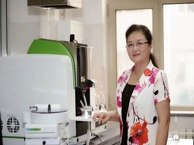 “别人家”化学老师，真美！恭喜魏琴教授——当选俄罗斯自然科学院外籍院士！