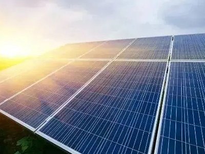 硅料价格两个月跌幅近半，光伏下游产业链业绩纷纷报喜