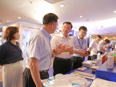 来宾市武宣县、忻城县签约碳酸钙项目 百亿产业发展方向集中塑料、涂料、食品医药领域