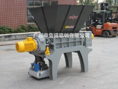双轴撕碎机X1800的图?/></a></div> <div class=