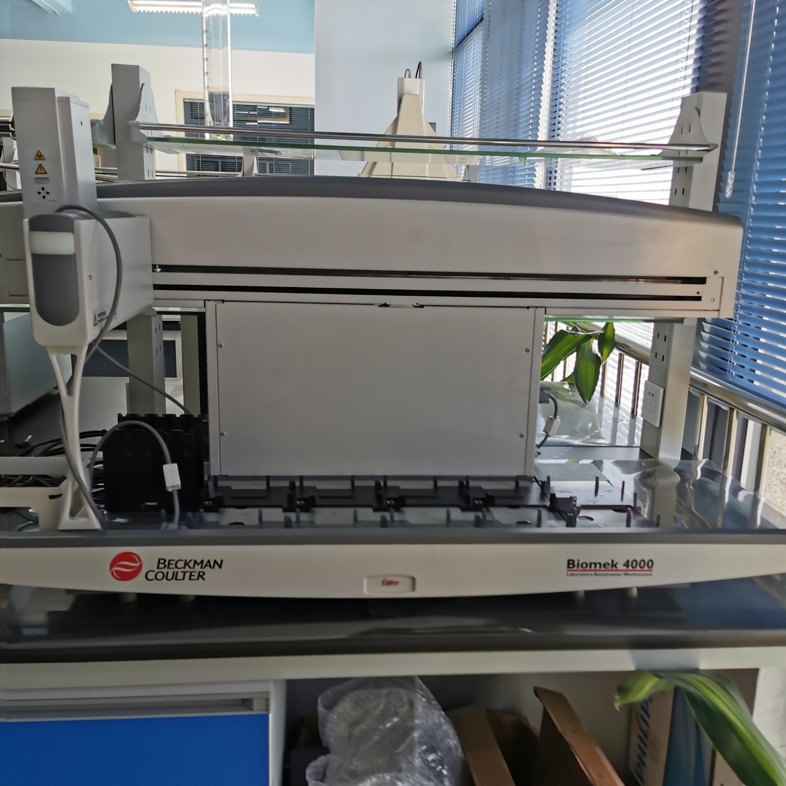 二手贝克曼实验室自动化工作站Biomek 4000的图?/></a></div> <div class=